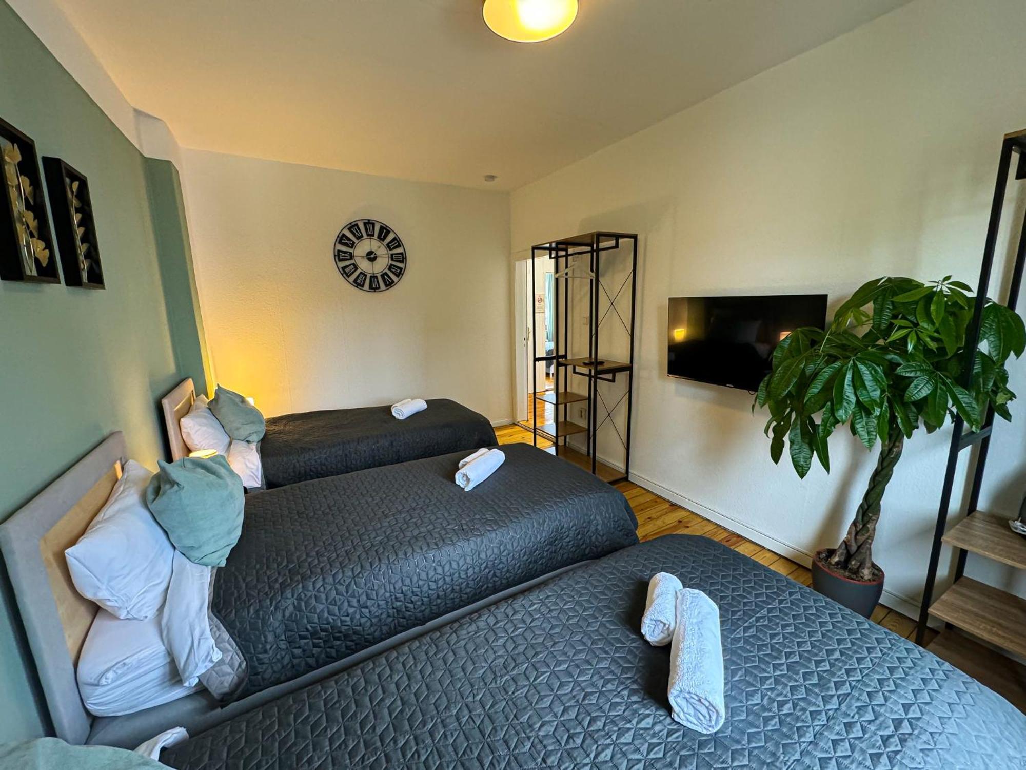 Immostay #8 - Haus Fuer 13 Personen Mit 7 Zimmer - Grosser Garten & Grill, Free Parking, Wlan Brema Exterior foto